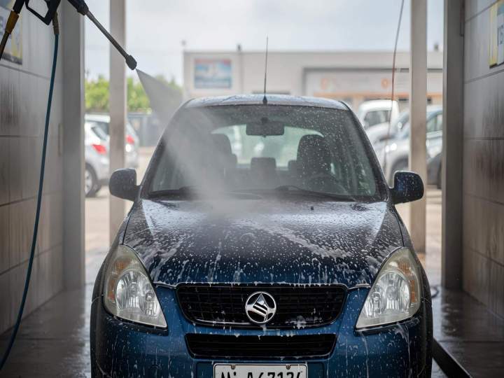 Nettoyage automobile avec karcher Martinique